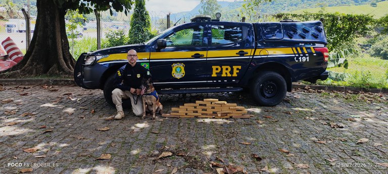 Polícia Rodoviária Federal apreende 21 quilos de maconha em ônibus em Guarapari Polícia Rodoviária Federal apreende 21 quilos de maconha em ônibus em Guarapari