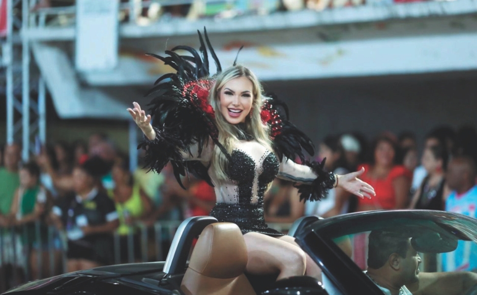 Sextou com Magia: Esplendor das Escolas de Samba no Carnaval de Vitória Sextou com Magia: Esplendor das Escolas de Samba no Carnaval de Vitória