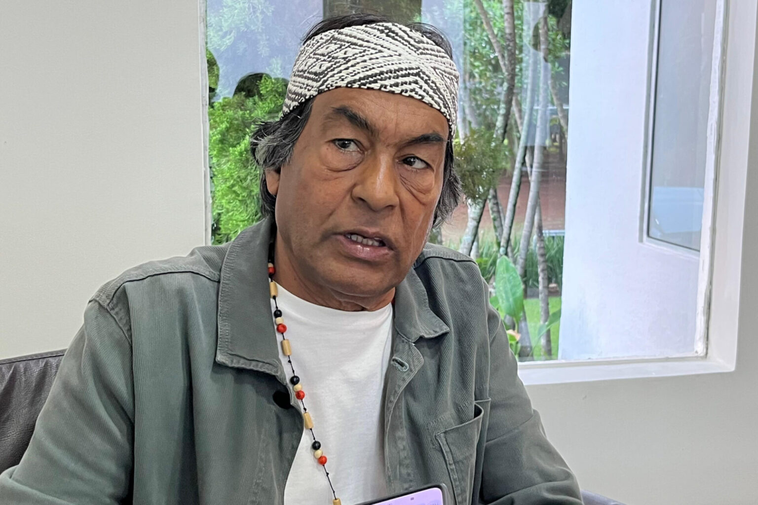 Ailton Krenak Recebe Comenda do Governo do Estado em Cerimônia Especial