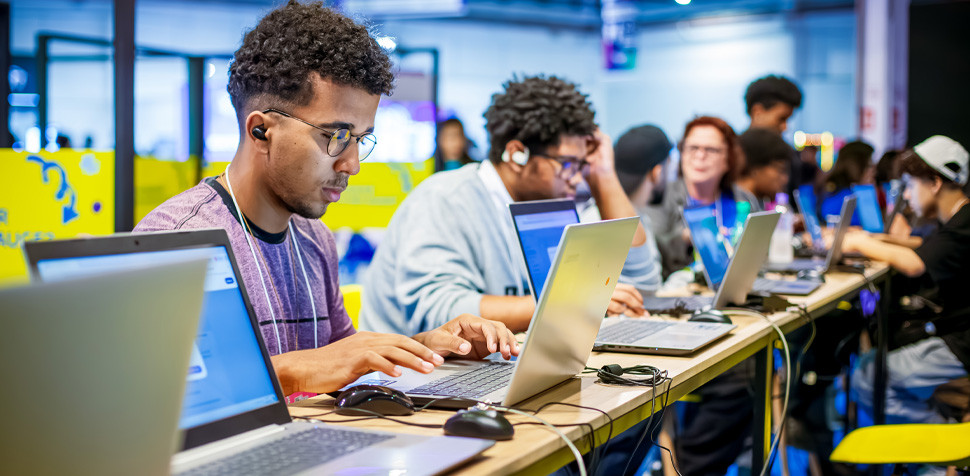 Do Lollapalooza ao mercado de trabalho: Como a IA está Transformando Oportunidades para Jovens Do Lollapalooza ao mercado de trabalho: Como a IA está Transformando Oportunidades para Jovens