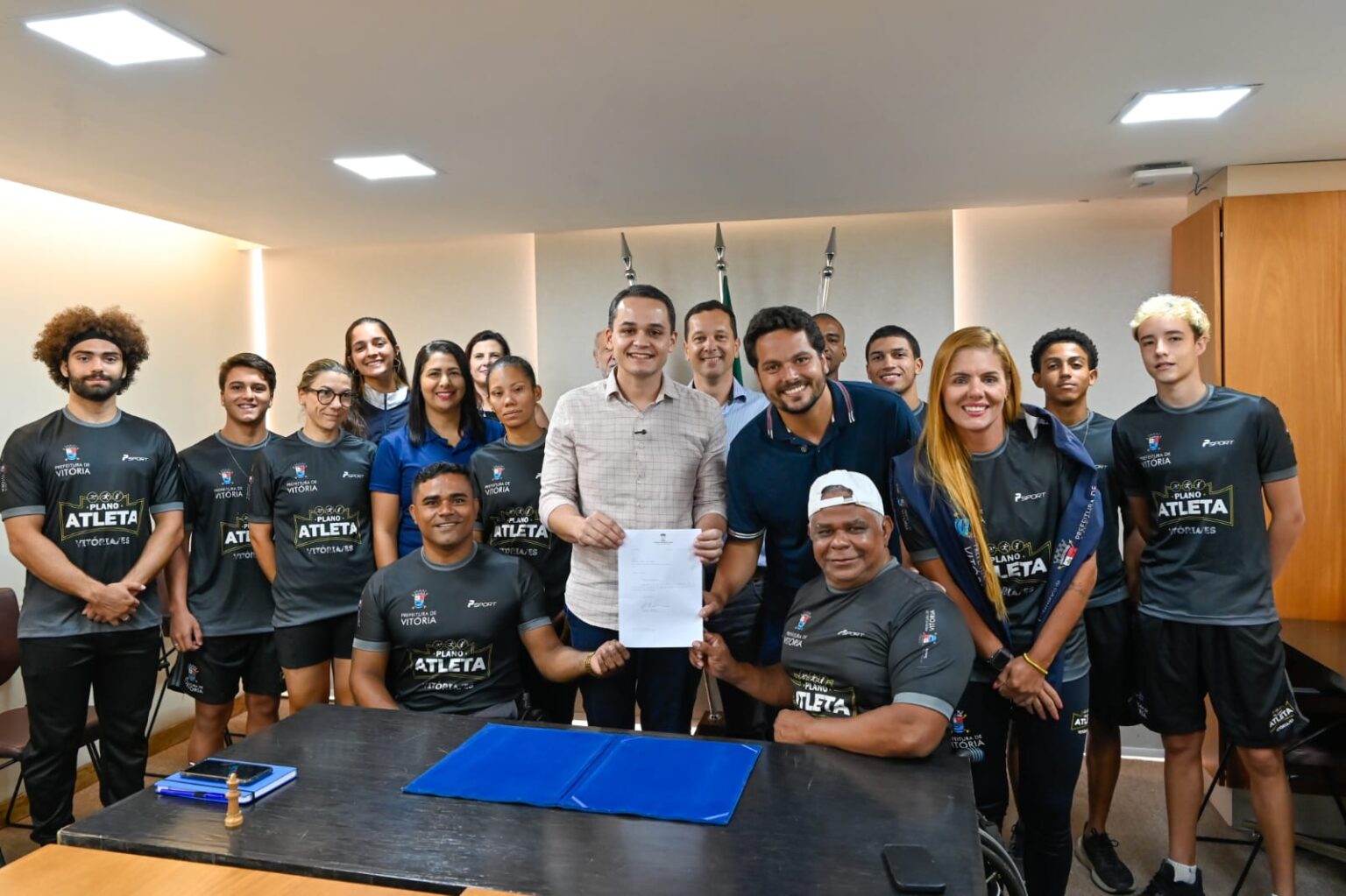 Vitória Avança na Promoção do Esporte com Lei que Integra Bolsa Atleta às Academias Populares