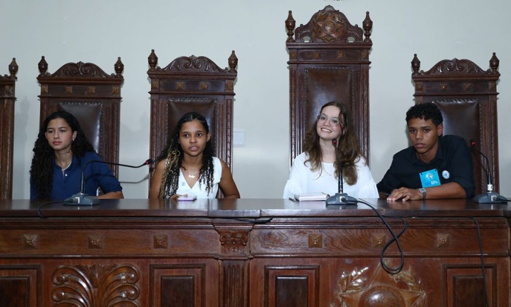 Debate sobre Violência de Gênero Movimenta Estudantes na Assembleia Legislativa Debate sobre Violência de Gênero Movimenta Estudantes na Assembleia Legislativa