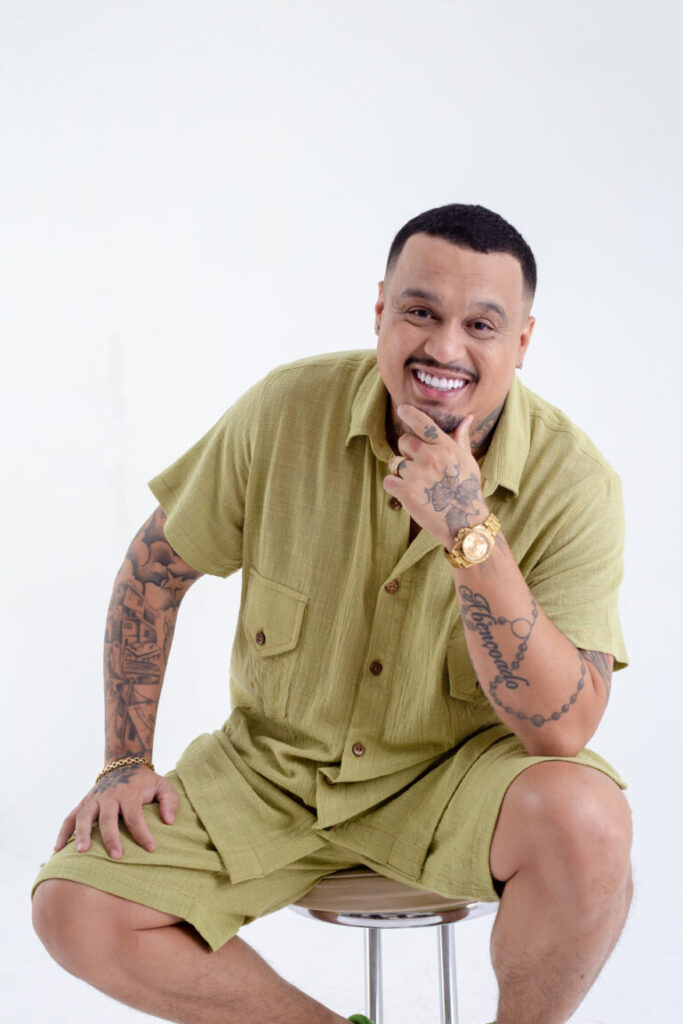 Thiago Soares Agita o Gordinho Sambão com Noite de Pagode em Vitória Thiago Soares Agita o Gordinho Sambão com Noite de Pagode em Vitória
