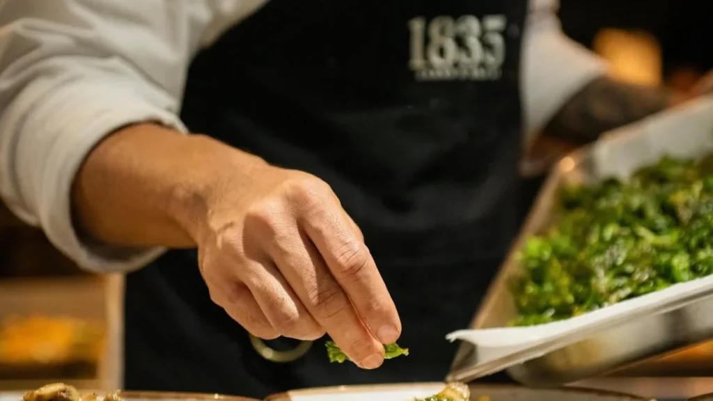 1835 Carne e Brasa: Uma Imersão na Cultura do Fogo na Serra Gaúcha 1835 Carne e Brasa: Uma Imersão na Cultura do Fogo na Serra Gaúcha