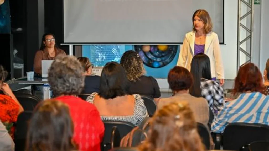 Encontro de Mulheres Empreendedoras impulsiona economia solidária e valoriza artesãs de Vitória da C