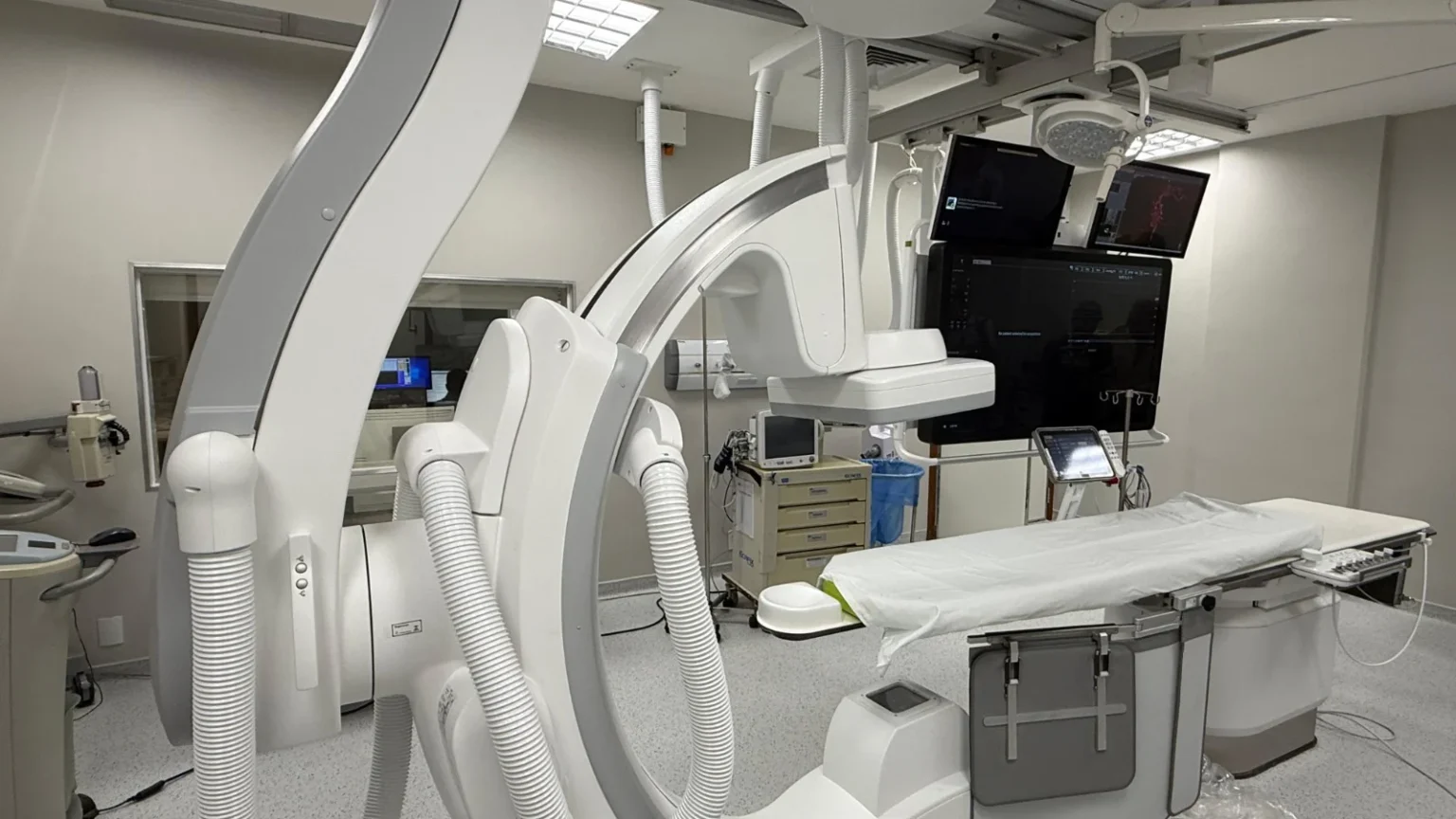 Hospital Unimed Vitória revoluciona cirurgia vascular com tecnologia avançada Hospital Unimed Vitória revoluciona cirurgia vascular com tecnologia avançada