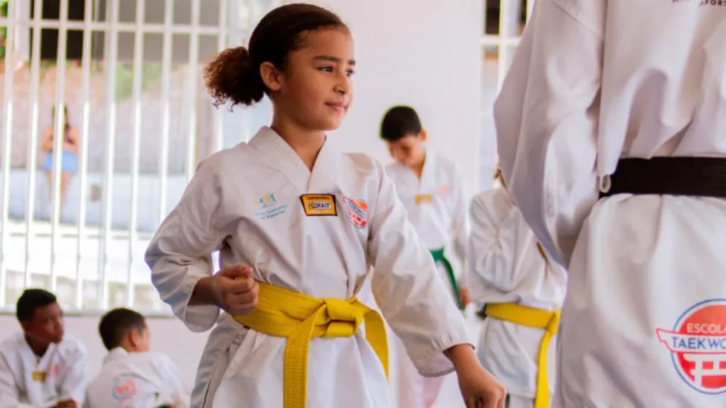 Taekwondo gratuito para jovens da Grande Vitória: oportunidade para crianças e adolescentes