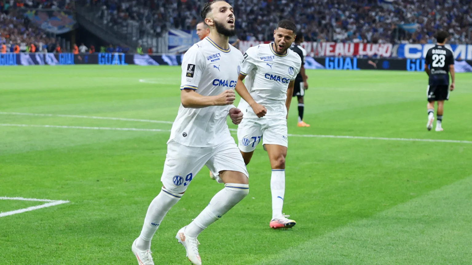 Marselha domina Strasbourg e inicia Campeonato Francês com goleada de 4 a 0