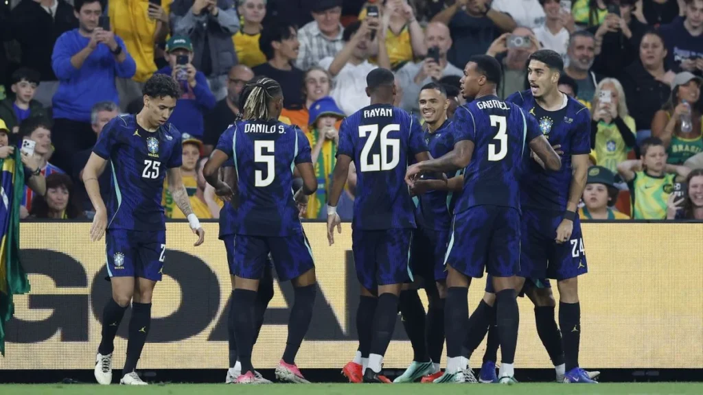 Galvão Bueno sugere mudanças táticas a Ancelotti após vitória do Brasil sobre Austrália