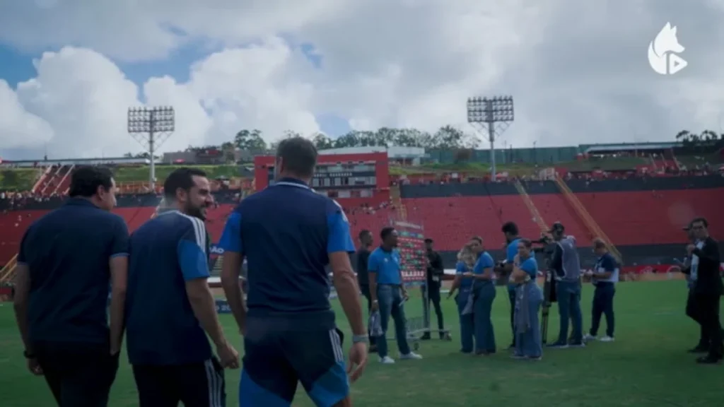 Pressão e Estratégia: Bastidores da Vitória do Cruzeiro no Barradão Pressão e Estratégia: Bastidores da Vitória do Cruzeiro no Barradão