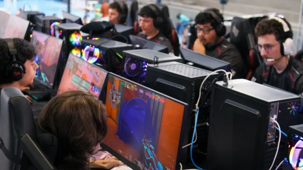 Espírito Santo se destaca como polo nacional de e-Sports com Copa FECAPEES e parceria HEADSCON Espírito Santo se destaca como polo nacional de e-Sports com Copa FECAPEES e parceria HEADSCON