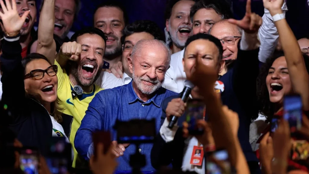Lula anuncia plano para atrair data centers e criar IA brasileira no próximo mandato Lula anuncia plano para atrair data centers e criar IA brasileira no próximo mandato