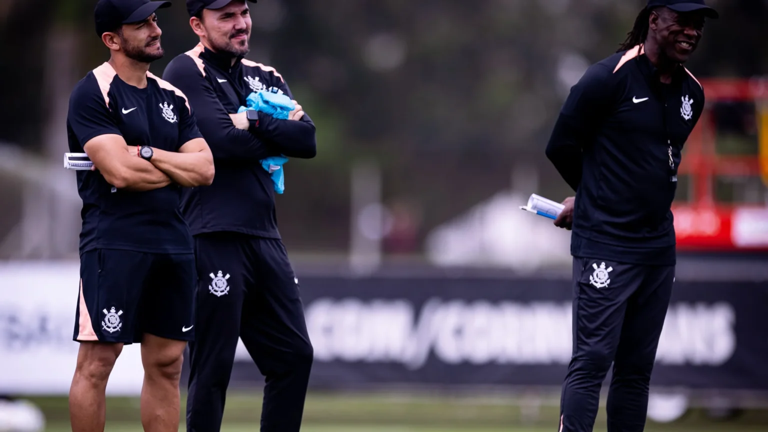 Por que Seedorf não vai estrear pelo Corinthians contra o Vitória? Entenda o motivo