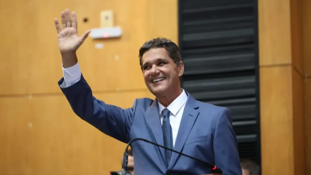 Ricardo Ferraço lidera corrida para o governo do Espírito Santo com 47% dos votos válidos Ricardo Ferraço lidera corrida para o governo do Espírito Santo com 47% dos votos válidos