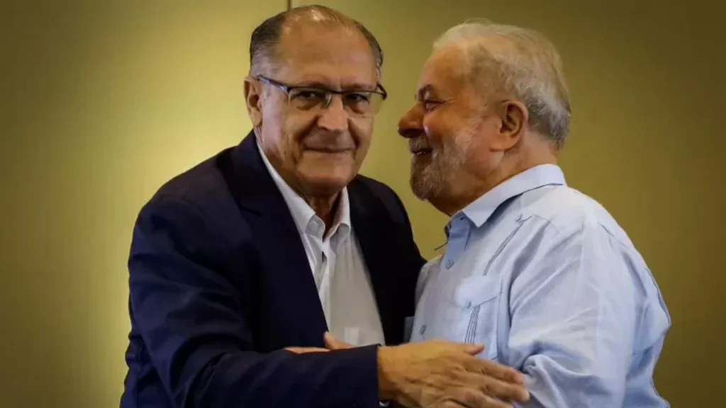 Só a vitória de Lula pode evitar a deriva autoritária no Brasil