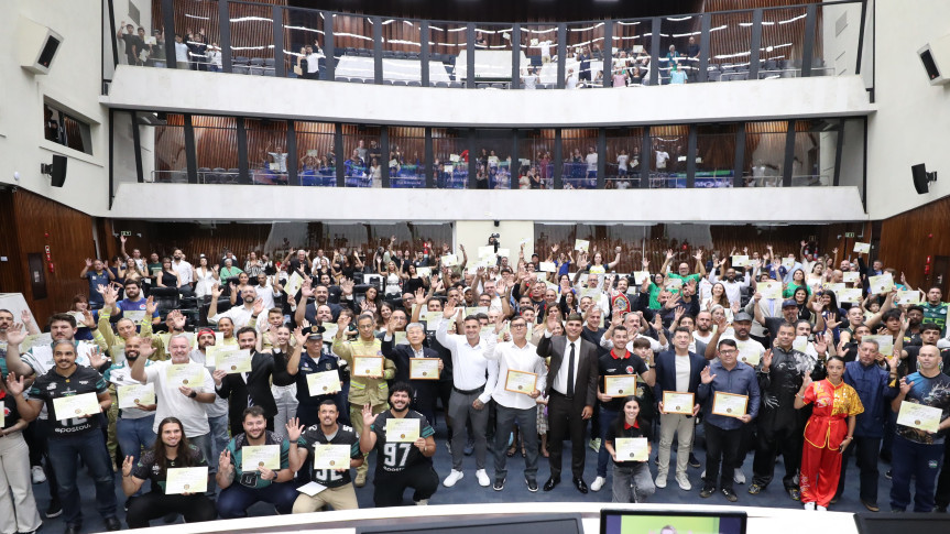 Assembleia Legislativa do Paraná Presta Homenagem aos Atletas de Elite Assembleia Legislativa do Paraná Presta Homenagem aos Atletas de Elite