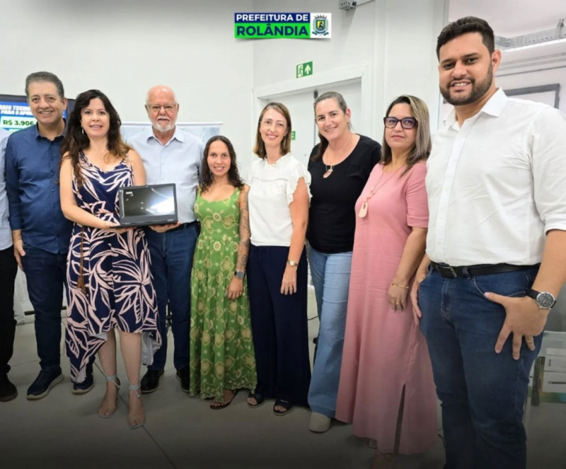 Quatro Escolas de Rolândia Recebem Kits Tecnológicos do Governo do Paraná Quatro Escolas de Rolândia Recebem Kits Tecnológicos do Governo do Paraná