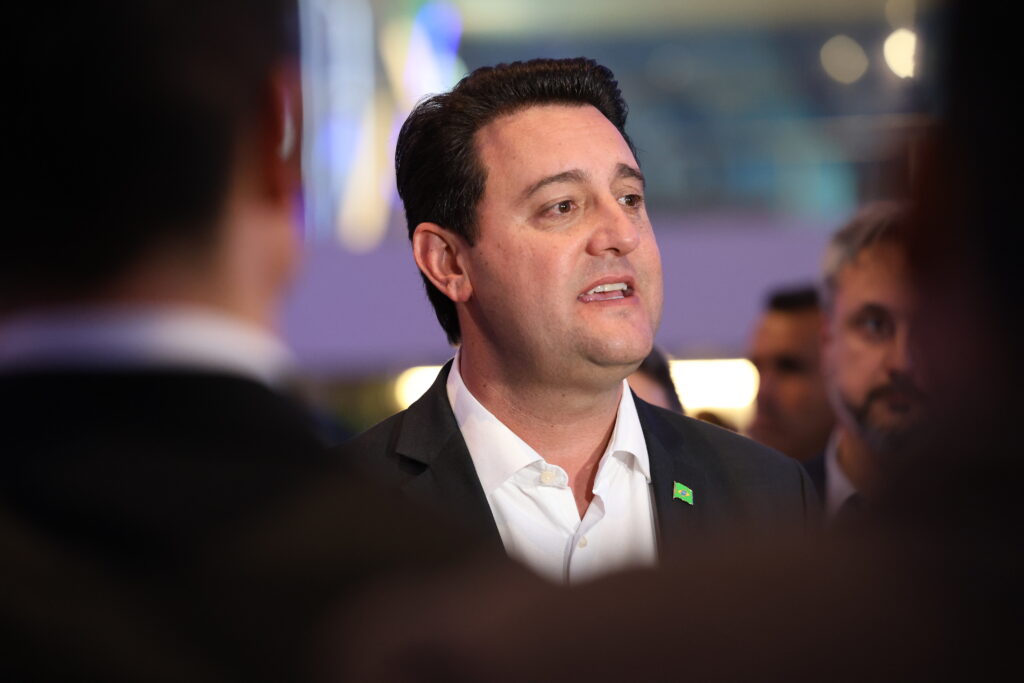 Ratinho Junior Alcança 88% de Aprovação no Paraná: Um Marco Histórico