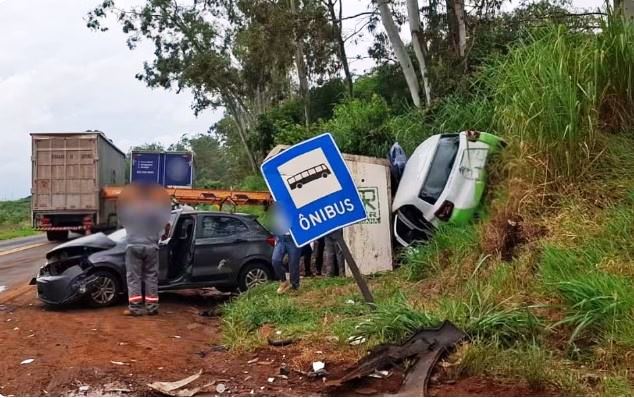 Mulher Morre Após Acidente com Carro da Saúde em Jaguapitã, Paraná Mulher Morre Após Acidente com Carro da Saúde em Jaguapitã, Paraná
