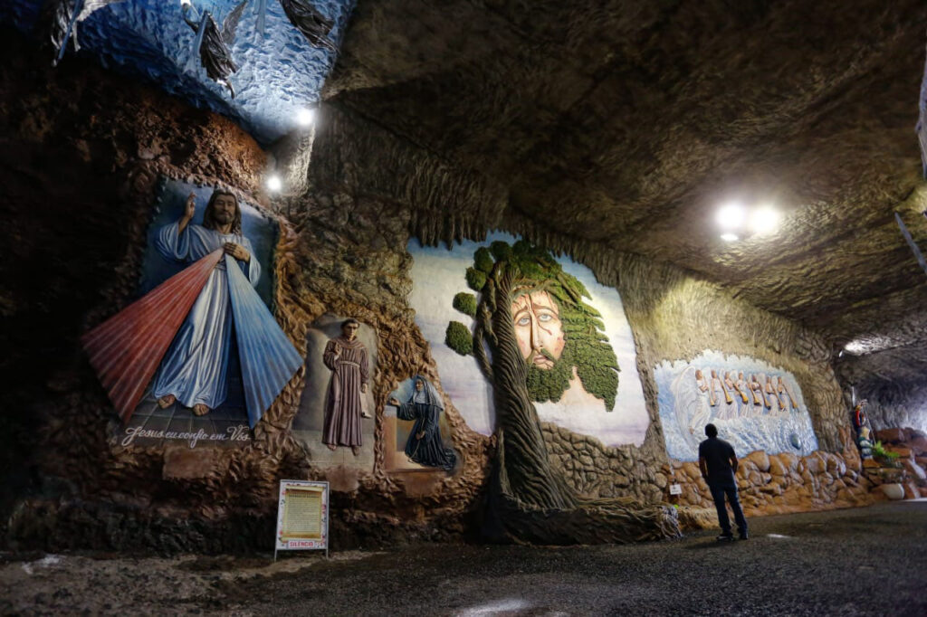 Turismo Religioso: Fator de Crescimento da Economia no Interior do Paraná
