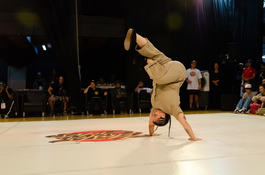 Oficina de Dança Breaking com Priscyla Rodrigues Cardoso: Aprenda Gratuitamente no Sesc Paraná Oficina de Dança Breaking com Priscyla Rodrigues Cardoso: Aprenda Gratuitamente no Sesc Paraná