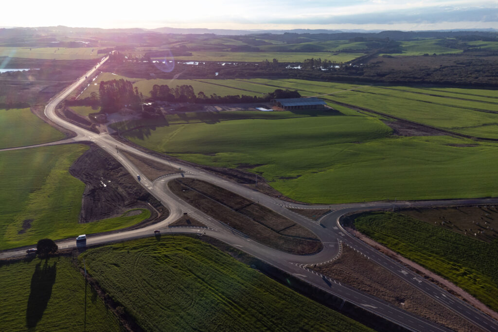 Paraná Destina R$ 7,3 Bilhões em Infraestrutura nos Últimos Sete Anos Paraná Destina R$ 7,3 Bilhões em Infraestrutura nos Últimos Sete Anos