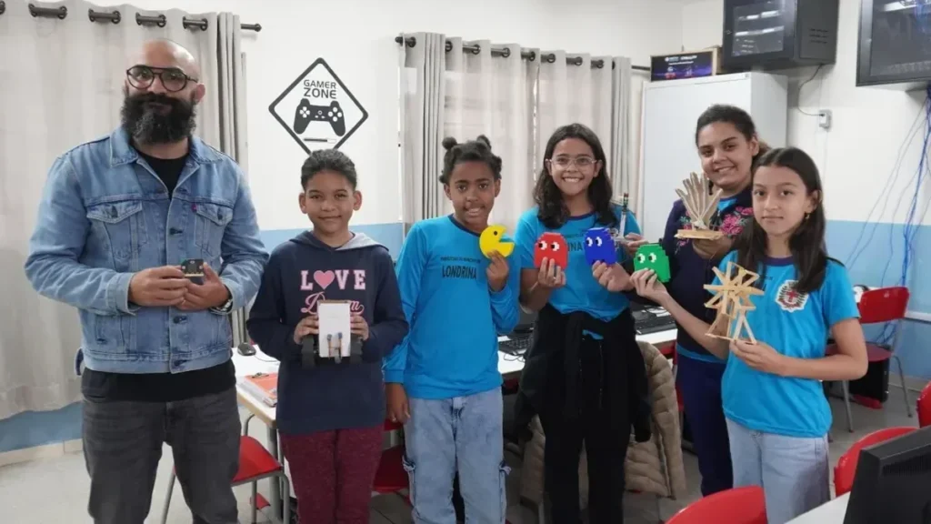 Londrina Expande Ensino de Tecnologia com Programação e Robótica em Escolas Municipais Londrina Expande Ensino de Tecnologia com Programação e Robótica em Escolas Municipais
