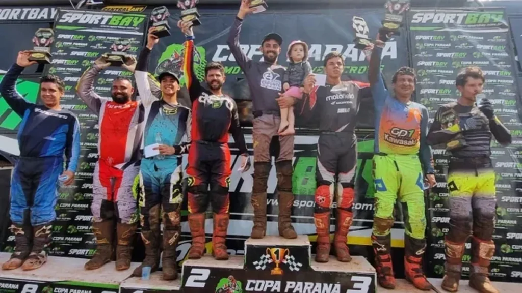 Atletas de Arapongas conquistam pódios e classificações em competições estaduais