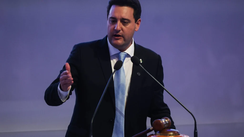 Paraná amplia investimentos e reduz caixa ao final do segundo mandato de Ratinho Junior Paraná amplia investimentos e reduz caixa ao final do segundo mandato de Ratinho Junior
