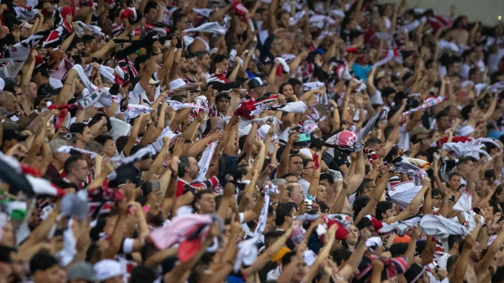 Santa Cruz já vende 21 mil ingressos para duelo decisivo contra Maringá na Série C Santa Cruz já vende 21 mil ingressos para duelo decisivo contra Maringá na Série C