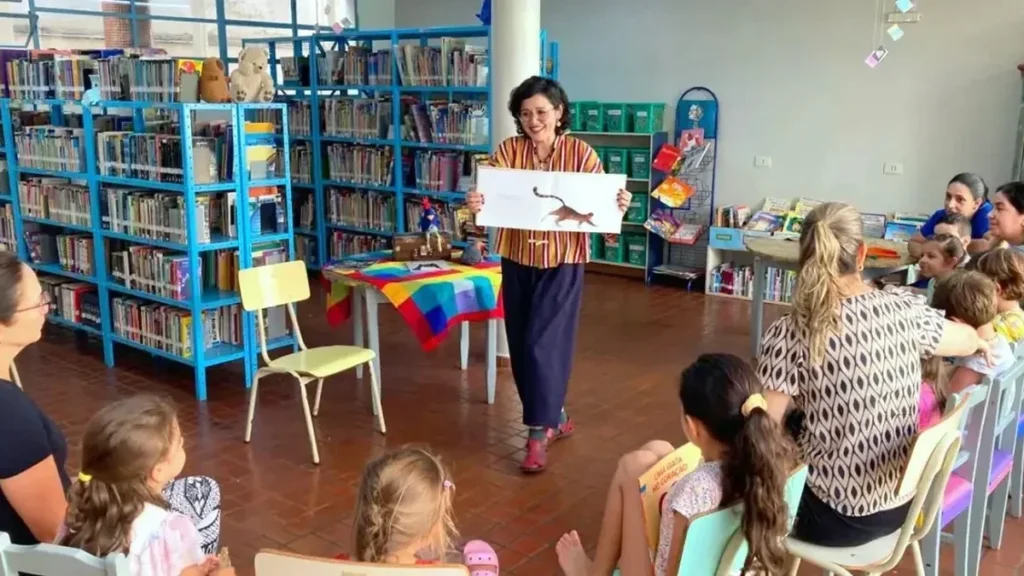 Biblioteca Infantil de Londrina promove contação de história e oficina de bonecos de pano Biblioteca Infantil de Londrina promove contação de história e oficina de bonecos de pano