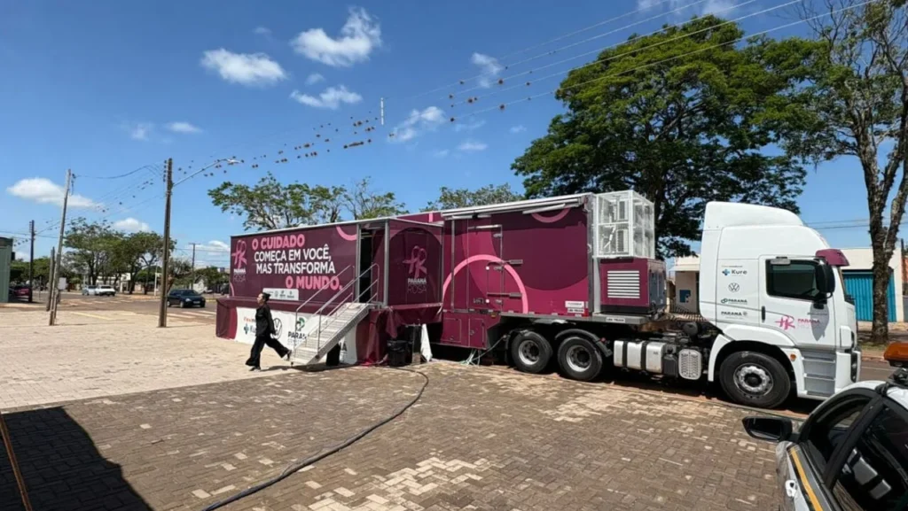 Carreta Saúde da Mulher leva exames essenciais a municípios do interior do Paraná