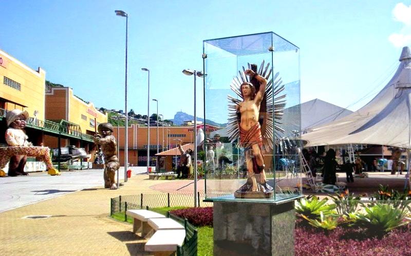 Festa do Dia Nacional do Samba: Zeca Pagodinho e Martinho da Vila Brilham na Cidade do Samba Imagem do artigo