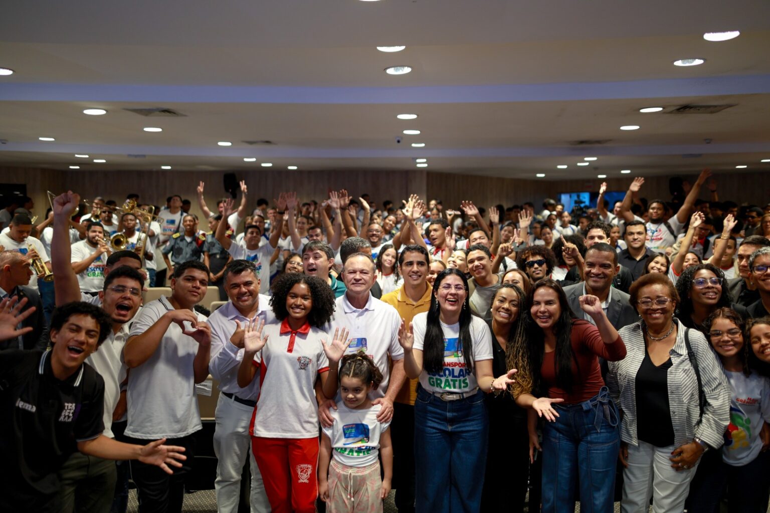Estudantes da Grande Ilha de São Luís Recebem Cartões do Programa Transporte Escolar de Verdade Estudantes da Grande Ilha de São Luís Recebem Cartões do Programa Transporte Escolar de Verdade