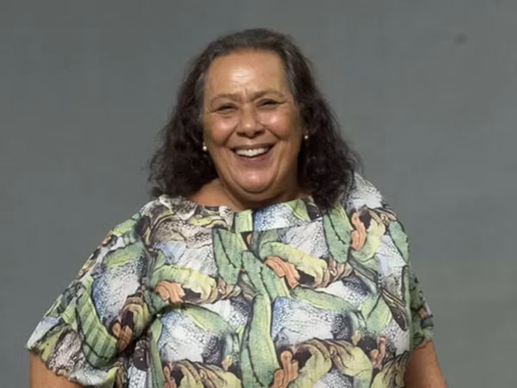 Morre Teuda Bara, Fundadora do Grupo Galpão e Ícone do Teatro Brasileiro Morre Teuda Bara, Fundadora do Grupo Galpão e Ícone do Teatro Brasileiro