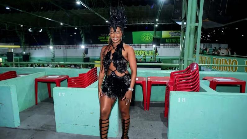 IZA Brilha no Primeiro Ensaio da Imperatriz em 2026: Franjas e Alegria IZA Brilha no Primeiro Ensaio da Imperatriz em 2026: Franjas e Alegria