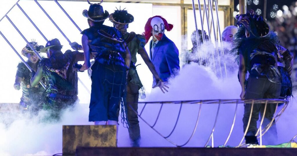 A Grande Abertura do Grupo Especial: Política, Cultura e Tecnologia na Sapucaí A Grande Abertura do Grupo Especial: Política, Cultura e Tecnologia na Sapucaí