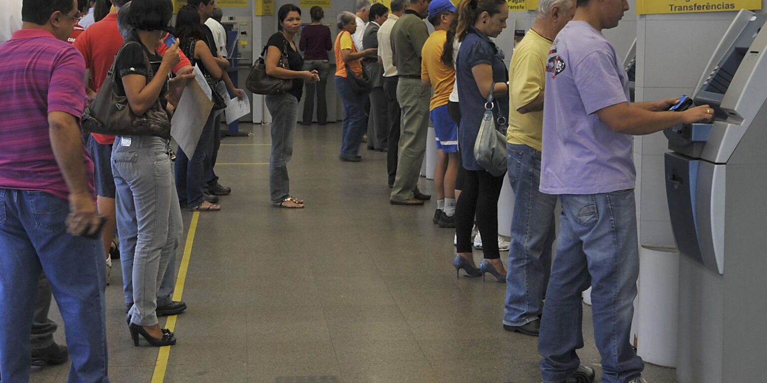 Aprenda a Verificar a Saúde Financeira do Seu Banco com Dados Oficiais Aprenda a Verificar a Saúde Financeira do Seu Banco com Dados Oficiais