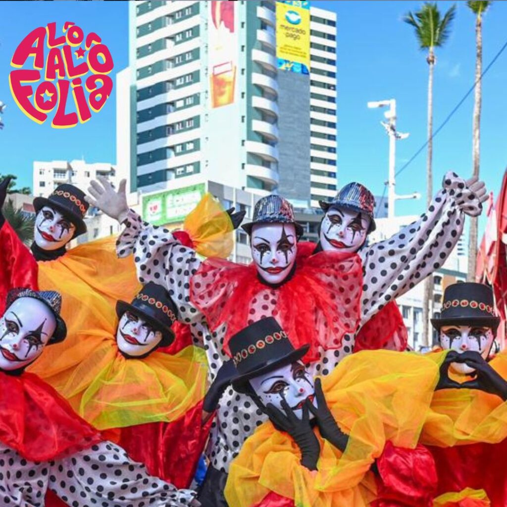 Fuzuê em Salvador: Mascarados e Fanfarras Agitam o Pré-Carnaval Fuzuê em Salvador: Mascarados e Fanfarras Agitam o Pré-Carnaval