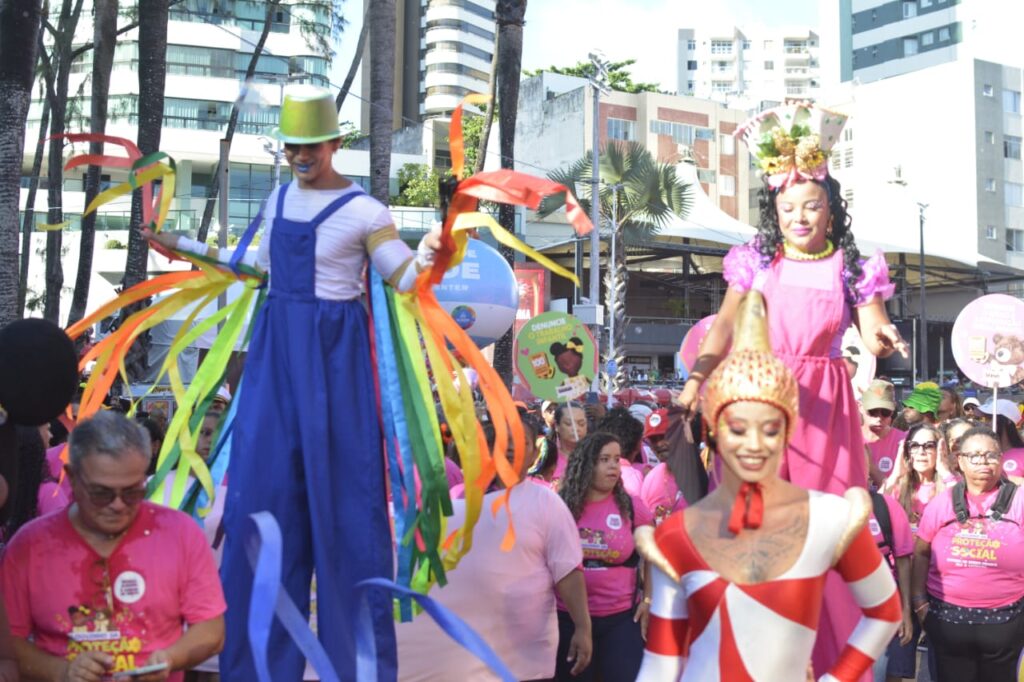 Fuzuê em Salvador: Programação Completa do Pré-Carnaval Neste Domingo (08) Fuzuê em Salvador: Programação Completa do Pré-Carnaval Neste Domingo (08)