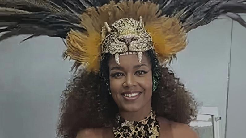 IZA Brilha como Rainha de Bateria da Imperatriz Leopoldinense em Ensaio Técnico IZA Brilha como Rainha de Bateria da Imperatriz Leopoldinense em Ensaio Técnico