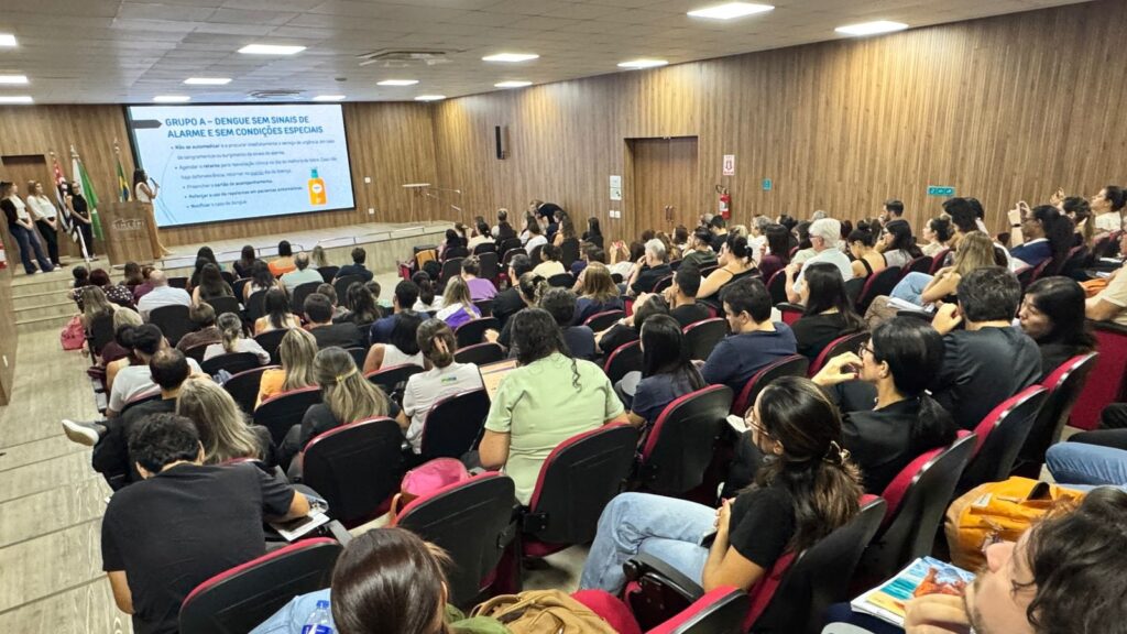 Capacitação de Profissionais de Saúde em Piracicaba Foca no Combate à Dengue Capacitação de Profissionais de Saúde em Piracicaba Foca no Combate à Dengue