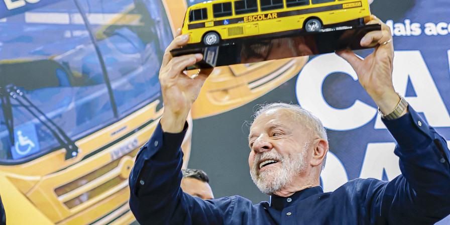 Investir em Educação: A Chave para o Futuro do Brasil, Afirma Lula Investir em Educação: A Chave para o Futuro do Brasil, Afirma Lula