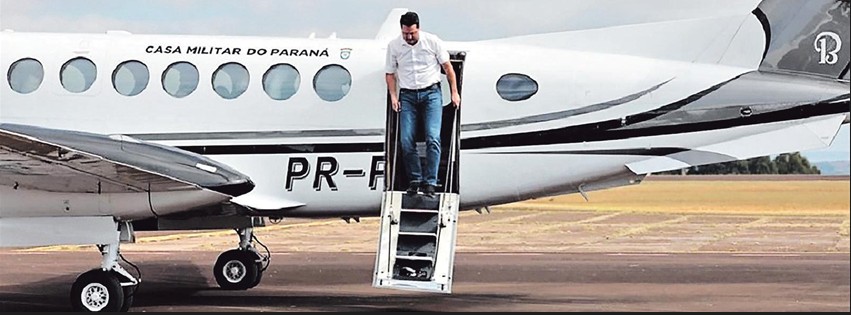 Ratinho Junior desiste da candidatura presidencial: Fatores familiares e políticos em jogo Ratinho Junior desiste da candidatura presidencial: Fatores familiares e políticos em jogo