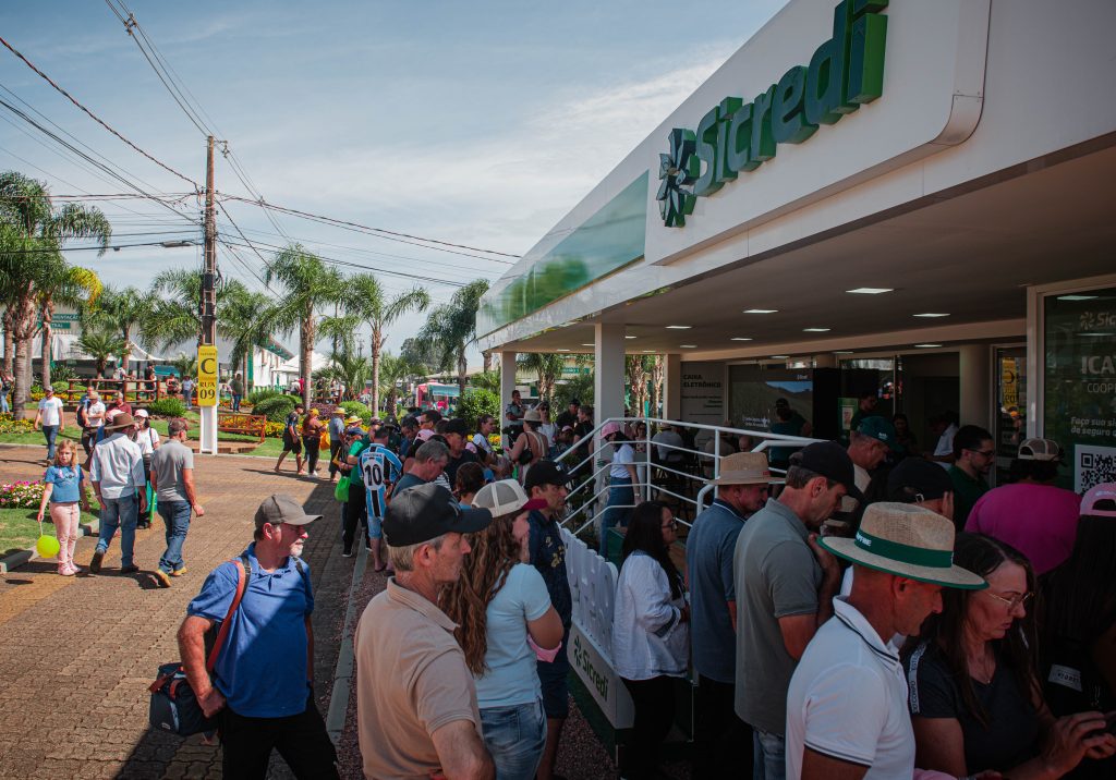 Sicredi Reforça seu Compromisso com o Agronegócio na 26ª Expodireto Sicredi Reforça seu Compromisso com o Agronegócio na 26ª Expodireto
