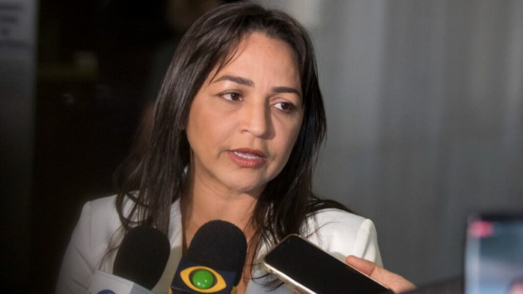 Eliziane Gama chega a Imperatriz para agenda com lideranças e movimentos sociais Eliziane Gama chega a Imperatriz para agenda com lideranças e movimentos sociais