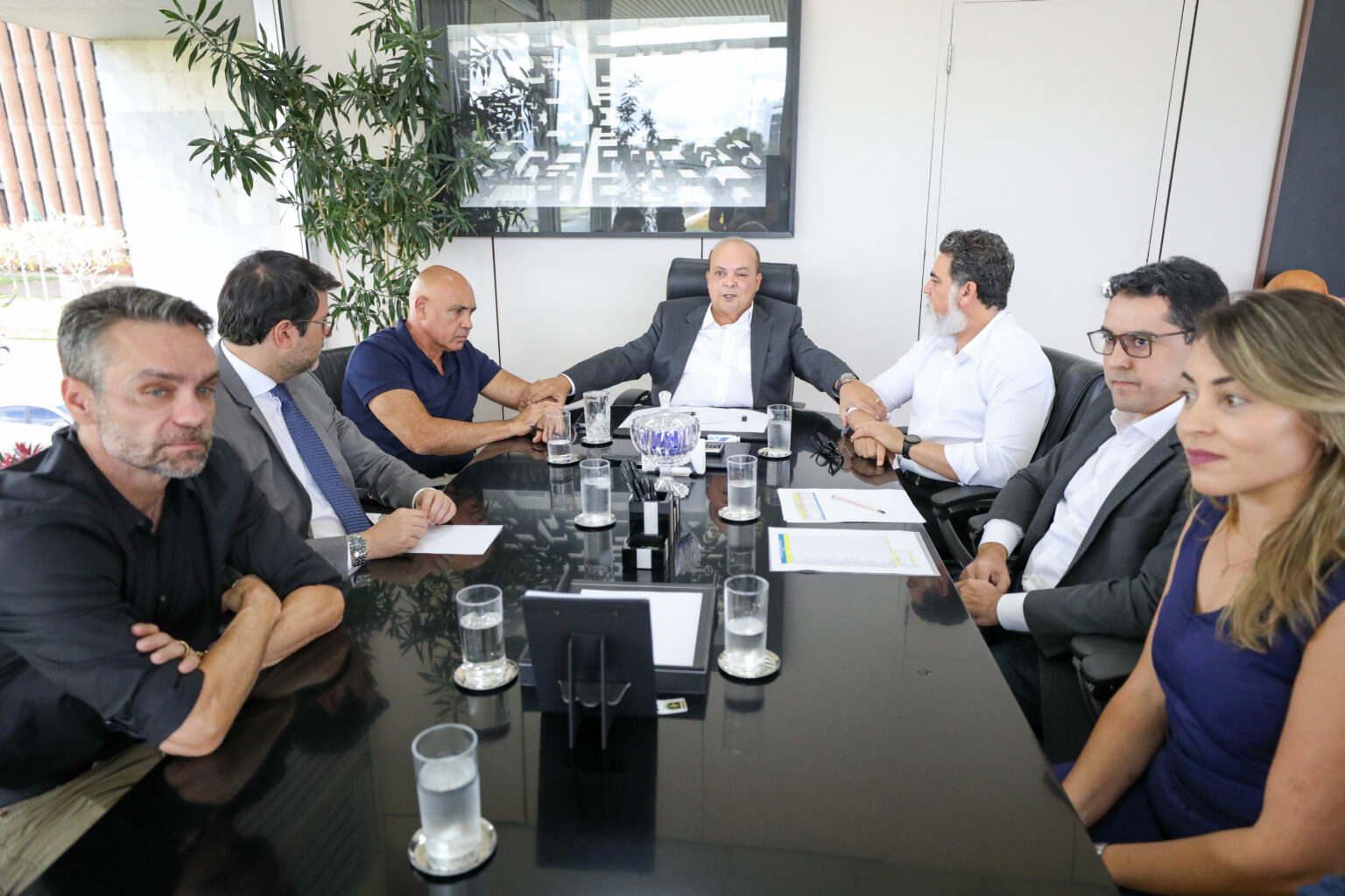 Governador Ibaneis Rocha Autoriza a Nomeação de Mais de 1.150 Profissionais de Saúde no DF Governador Ibaneis Rocha Autoriza a Nomeação de Mais de 1.150 Profissionais de Saúde no DF
