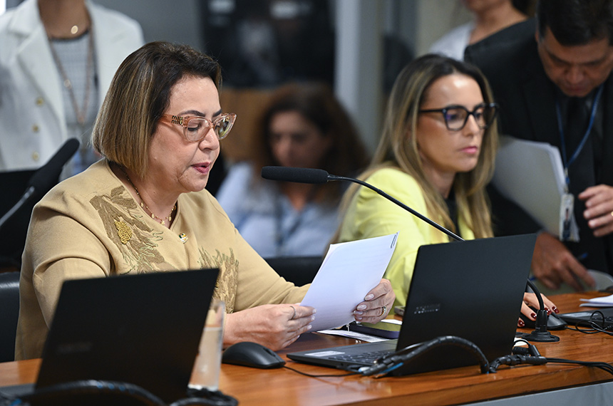 Julho Neon: Mês de Conscientização sobre Saúde Bucal no Brasil Julho Neon: Mês de Conscientização sobre Saúde Bucal no Brasil