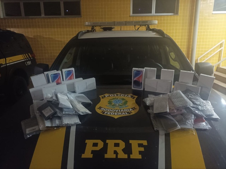 PRF Apreende 64 Celulares Irregulares em Ônibus Interestadual na BR-153 PRF Apreende 64 Celulares Irregulares em Ônibus Interestadual na BR-153