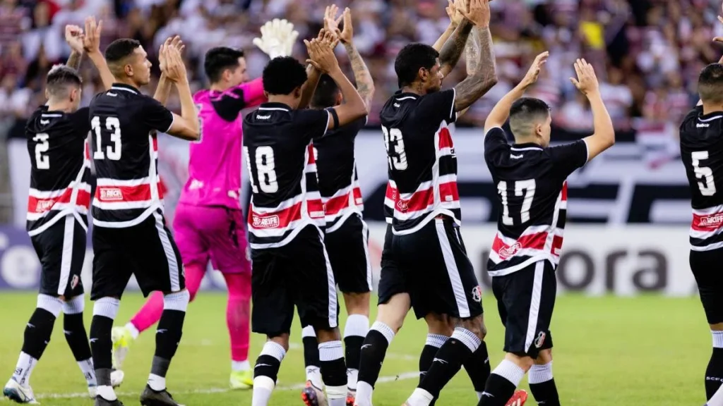 Santa Cruz enfrenta Maranhão na Arena de Pernambuco pela 17ª rodada da Série C
